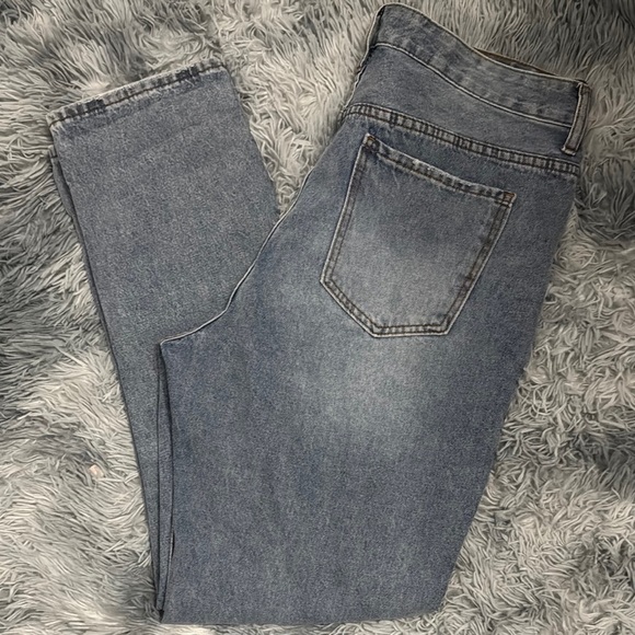 Women’s Distressed Blue Jeans - Picture 4 of 6